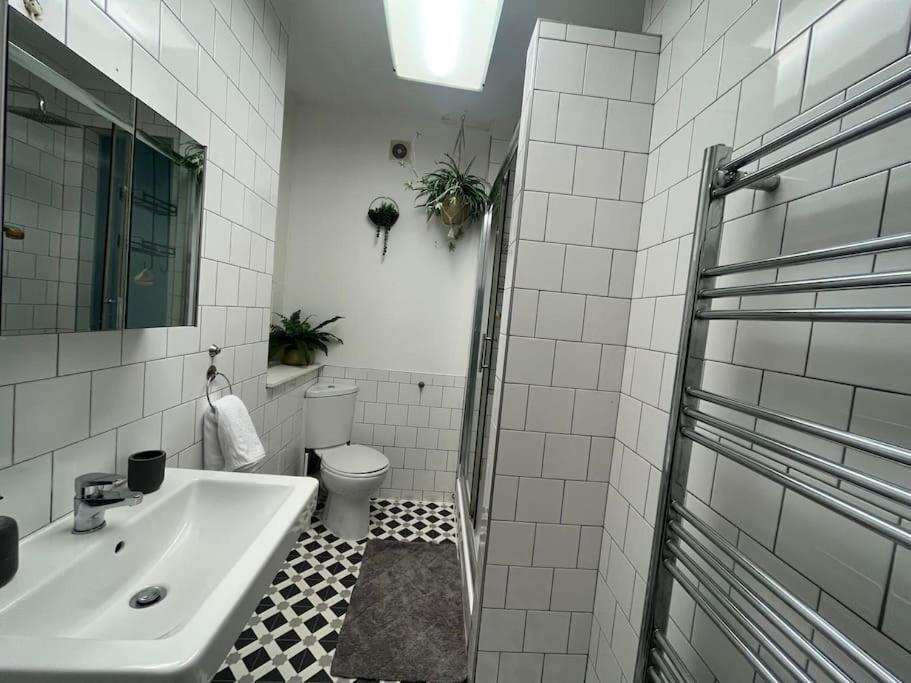 Modern Studio In Barbican Ec1 - Blue - F4 Londra Esterno foto